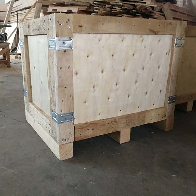 青岛出口木箱免熏蒸材质钢带卡扣木箱定制